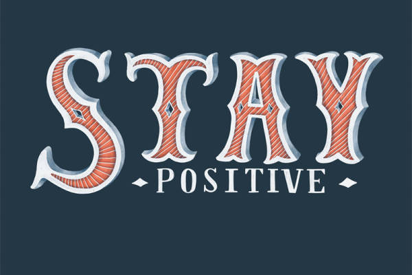 时尚复古风格'STAY POSITIVE'裁片印花服装