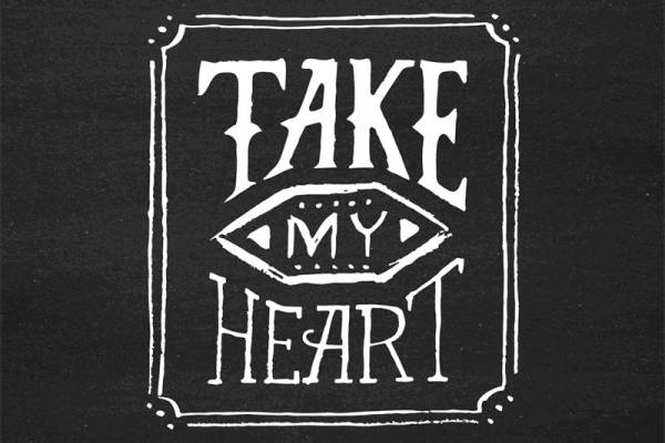 时尚复古裁片印花服装:'TAKE MY HEART' 个性表达