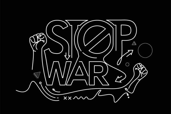 创意反战主题裁片印花服装：和平与爱的象征