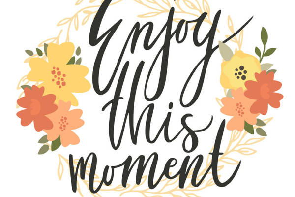 享受此刻:春日花卉裁片印花服装印花设计