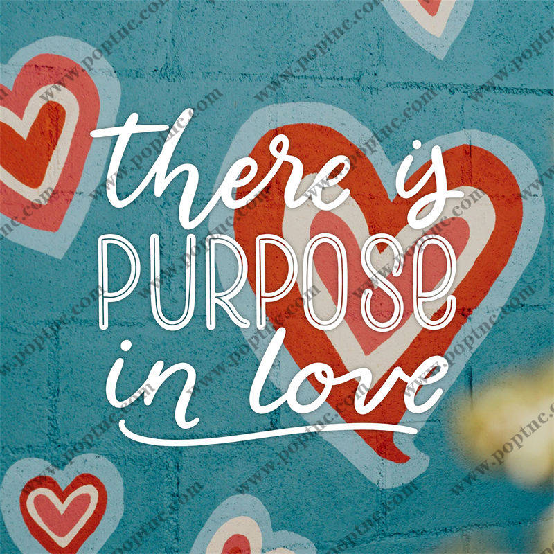 探索爱的意义:裁片印花服装上的浪漫宣言