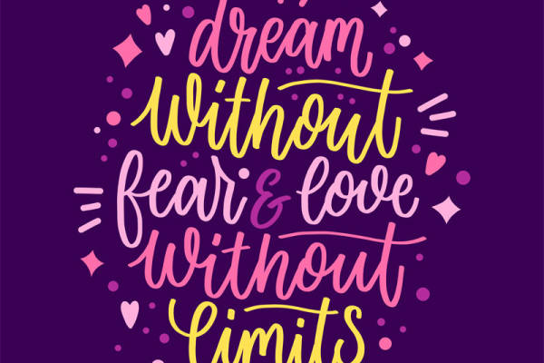 梦幻紫色背景上的裁片印花服装,无惧无畏的爱无限可能