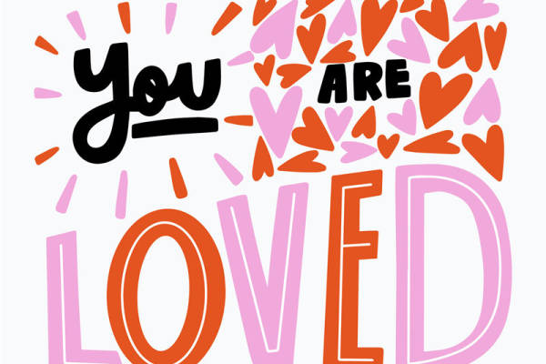 温馨浪漫裁片印花服装：'You Are Loved'温暖人心的时尚宣言