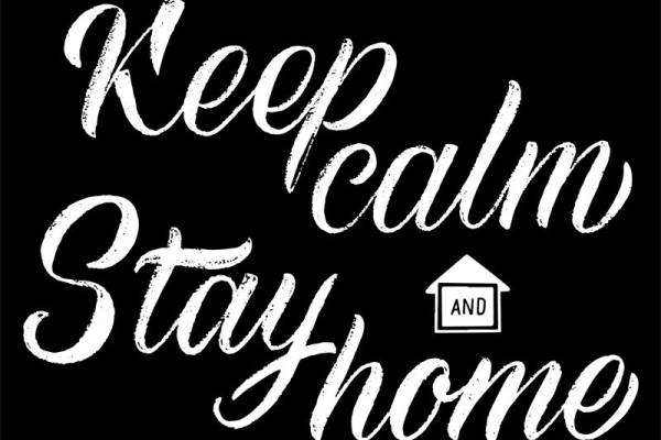 时尚裁片印花服装：'保持冷静，待在家里'的舒适选择