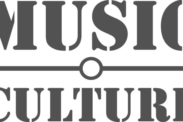 复古花卉裁片印花:打造个性服装的完美素材